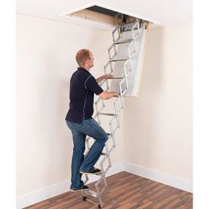 installations d'échelles de loft de concertina