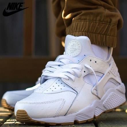 Voici le huarache blanche junior