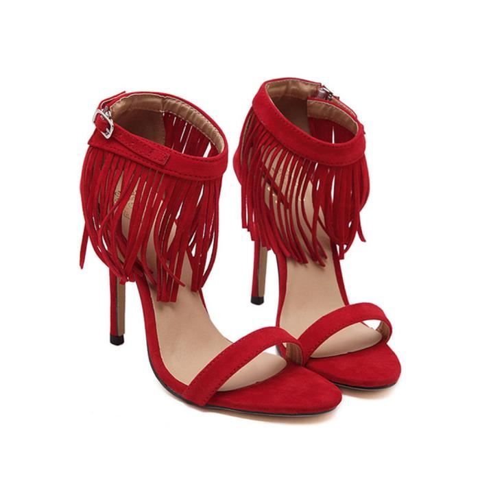 chaussure rouge et blanche