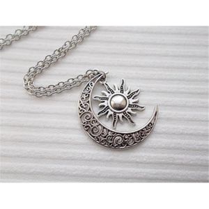 SAUTOIR ET COLLIER rayon de soleil et lune collier collier de bijoux. \u2039\u203a