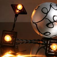 GUIRLANDE NON LUMINEUSE - FANION Guirlande intérieure 10 perles carrées