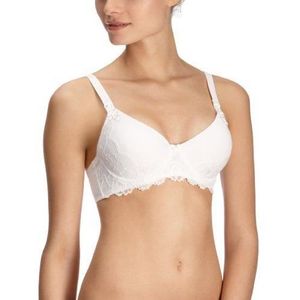 90 e soutien gorge Soutiens-Gorge 90 E. Toutes les Poitrines vous présente sa sélection de Soutiens-Gorge 90 E. Présentation des soutiens gorges pour toutes les poitrines de taille 90 E.