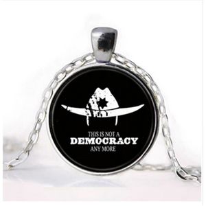 SAUTOIR ET COLLIER THE WALKING DEAD collier pendentif Rick punk bijou. \u2039\u203a