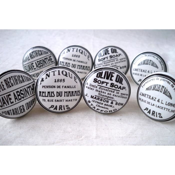 Superbe lot de 8 boutons de meubles artisanaux en porcelaine. Pr&ecirc;ts