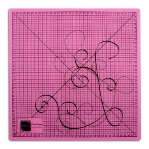 MAHE Tapis de découpe - 35x35cm - rose