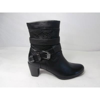 Très jolis boots noirs de chez Fugitive.Talon de 6.5cm, patin de 1cm