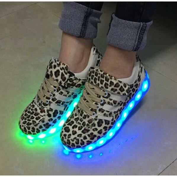 la mode Leopard Chaussures femmes Chaussures LED rechargeables