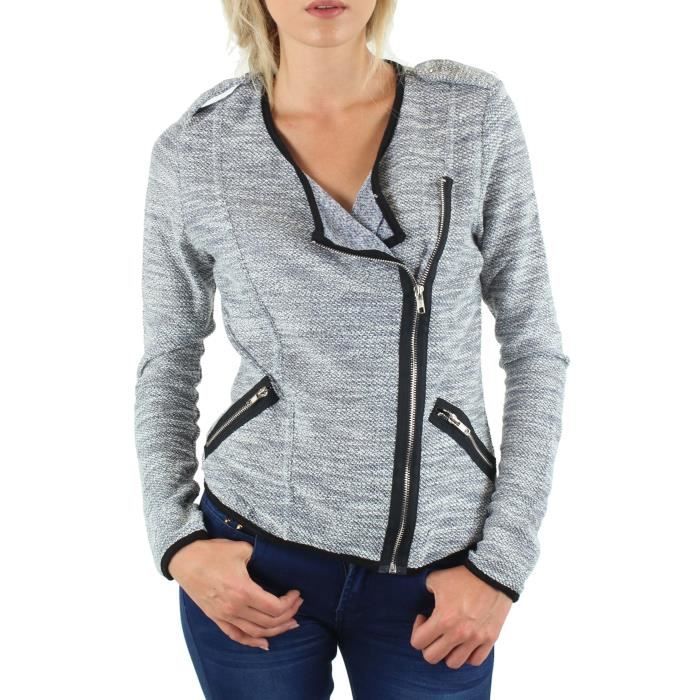 Gilet 'torsade' C’est l’Automne-Hiver: le moment est venu de se lover dans les pulls Femme et les gilets Femme de la Collection Promod Un pull manches longues basique, un pull col rond gris ou un pull col V classique, un gilet noir ou un cardigan jacquard, un long gilet bien chaud, un pull torsadé ou un gilet irisé, un sweat original La Collection Maille se décline dans les coloris trendy.