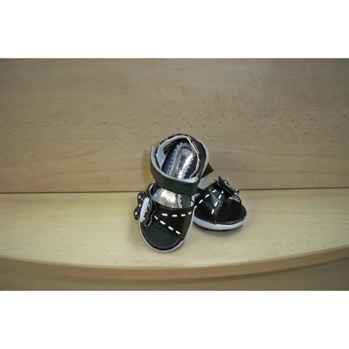 nu pied bebe fille