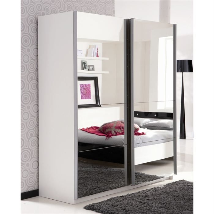 armoire de chambre avec miroir