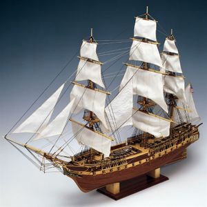 USS Constitution Maquette Constructo
