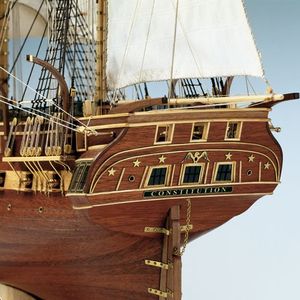 USS Constitution Maquette Constructo