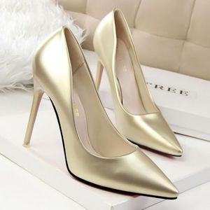chaussure femme beige petit talon