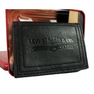 Couleur: Noir Dimension: 11,5cm x 8,5cm Qualite: Cuir Emplacement pour