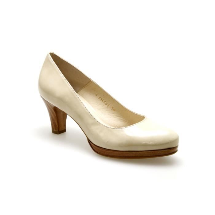 escarpins vernis beige