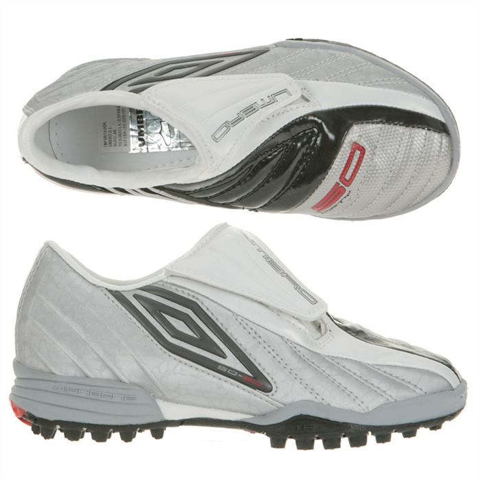umbro chaussure foot Hi Tech Services