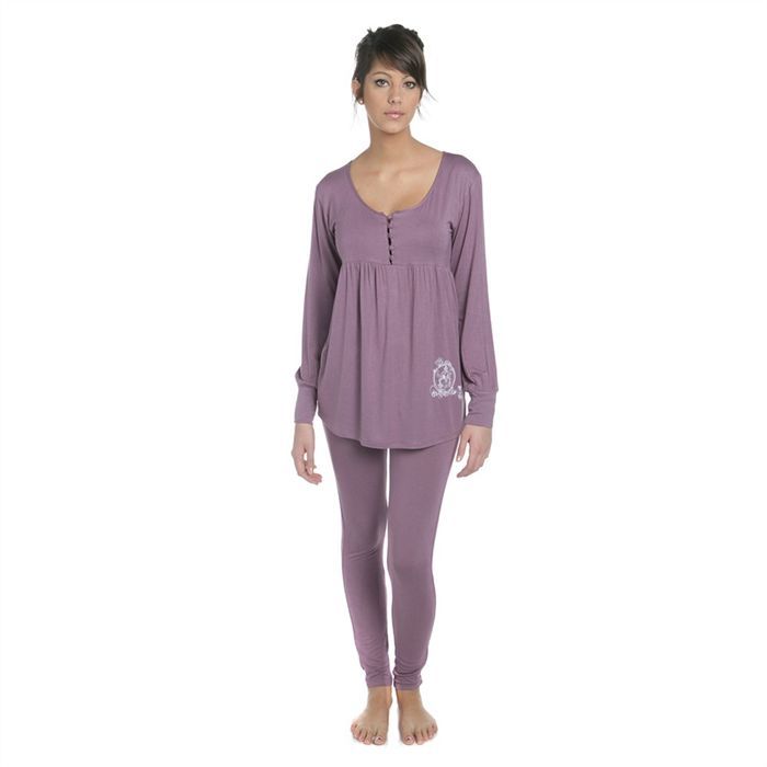 Hyper féminin et agréable à porter ce pyjama, tee shirt et pantalon ... Hyper féminin et agréable à porter ce pyjama, tee shirt et pantalon ...