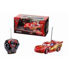  CARS 2 - MC QUEEN - Voiture radiocommandée 1/24ème