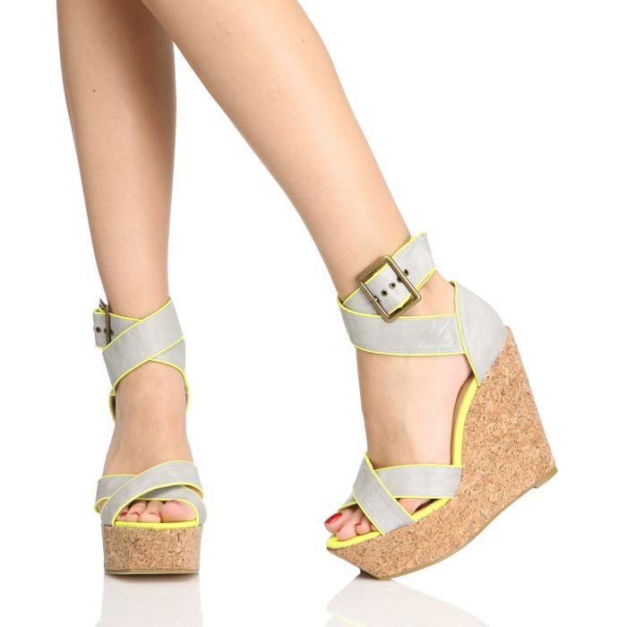 sandales compensées jaune