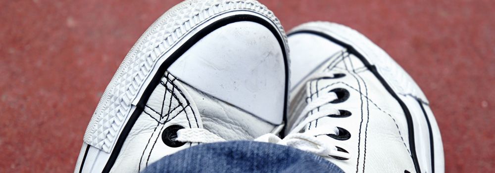 tennis de couleur blanche