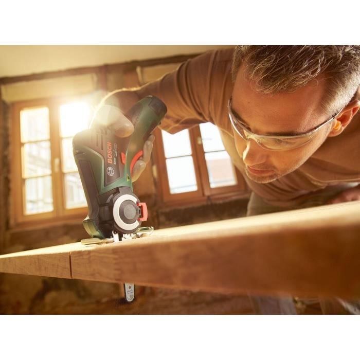 Scie multiusage Bosch - Easycut 12 (Livrée sans batterie ni chargeur + 1 Nanoblade bois + 1 range lame)