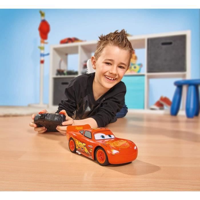 Majorette - Disney Cars 3 - Voiture Radio Commandée Flash McQueen - Echelle 1/24eme - Fonction Turbo