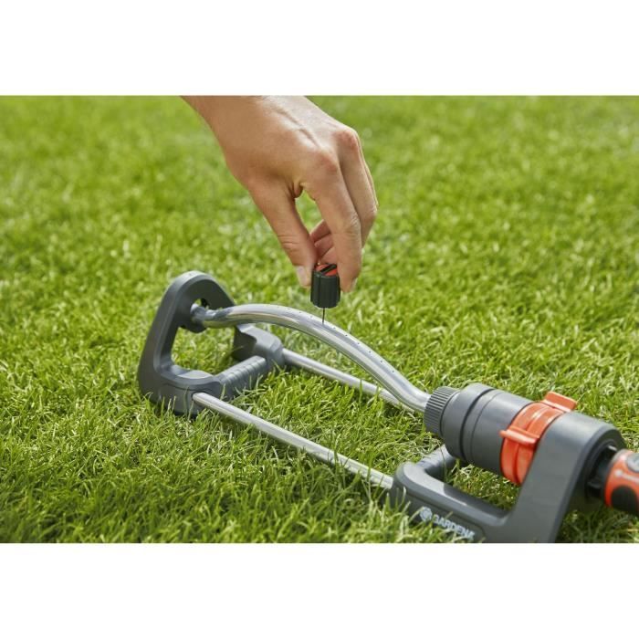 GARDENA Arroseur oscillant Aqua S – Surface 220m² – Portée 17m max – Résistant UV et gel – Garantie 5 ans (18700-20)