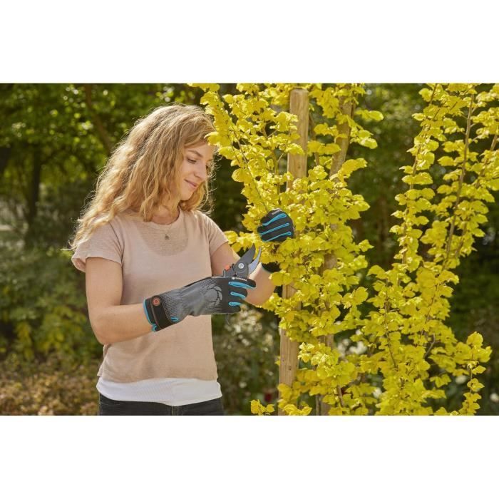 GARDENA Gants de jardin pour arbustes & épineux – Taille M/8 – Fabrication imperméable – Protection certifiée oeko-Tex – (11530-20)