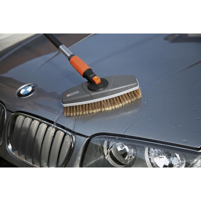 GARDENA Kit balai de lavage de voitures – Brosse rotative – Manche passage d'eau – Pastilles shampooing – Garantie 5 ans (5580-20)