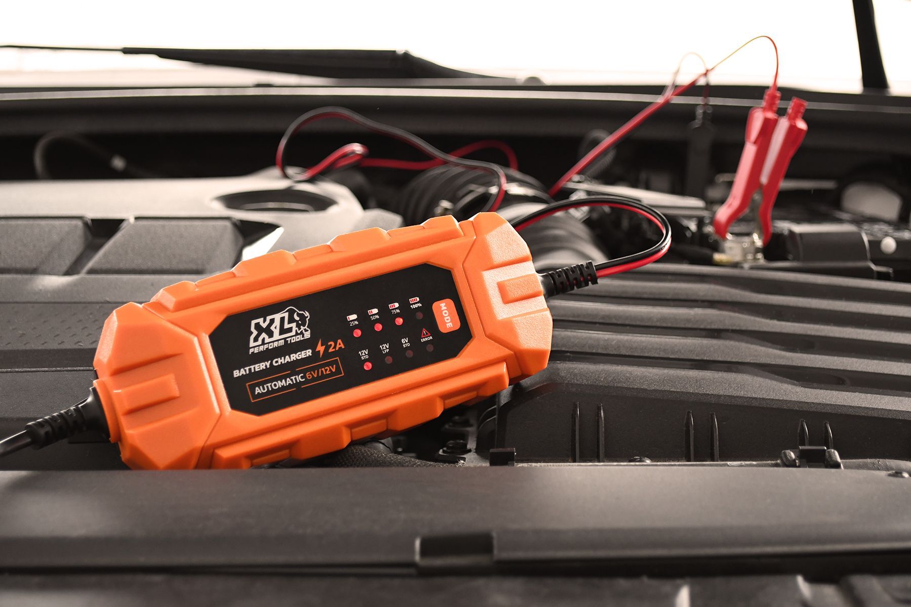 Image secondaire de Chargeur de Batterie Auto XLPT 2A 12V - Compact et Étanche IP65