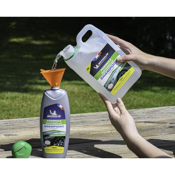 Image secondaire de Shampoing Lustrant Naturel MICHELIN - 500ml pour Carrosserie Éclatante
