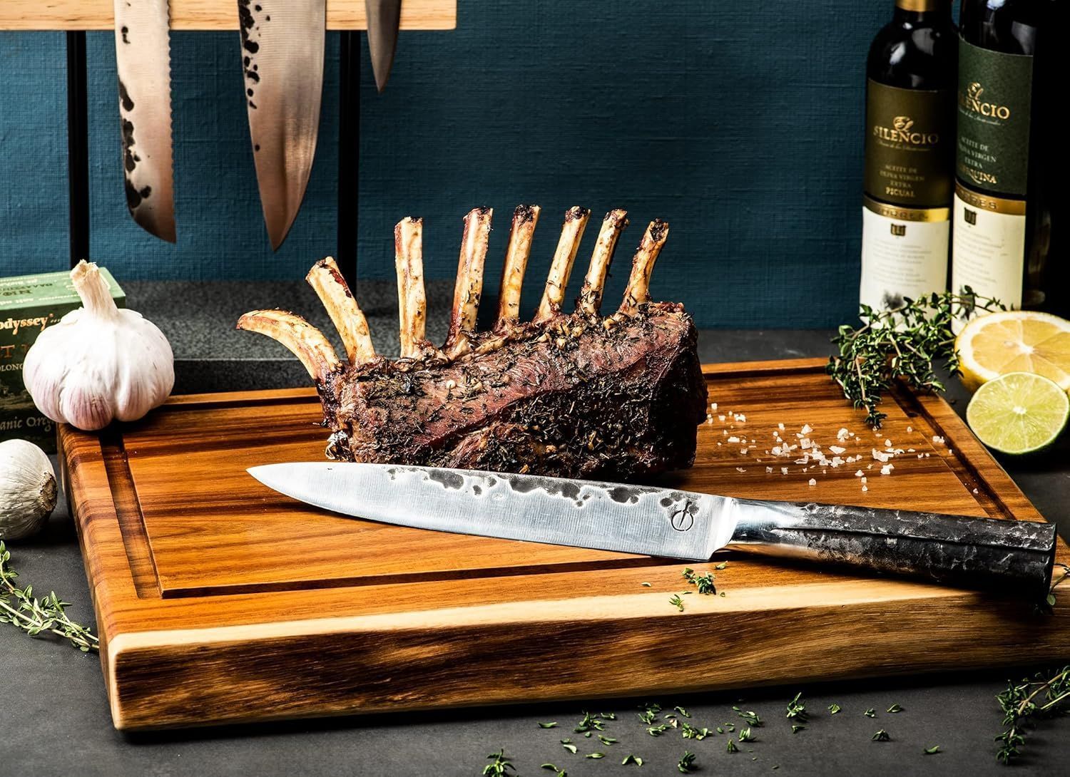 Image secondaire de Planche à Découper Antidérapante en Acacia avec Gouttière et Poignée - 40 x 29 cm