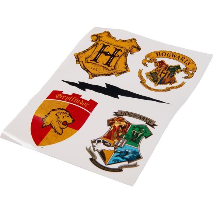 WARNER BROS - Coussin a secrets et accessoires Harry Potter (stickers et bloc-notes)