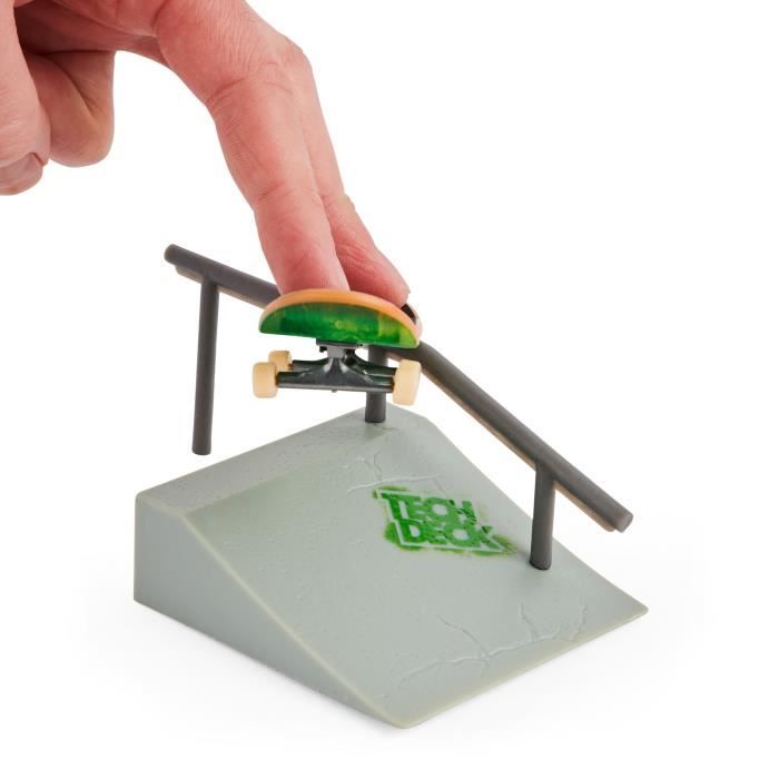 Finger Skate - Tech Deck Pack Versus 2 Fingerboard - 6061574 - Avec 2 authentiques Mini Skate & 4 cartes collector -Modele aléatoire