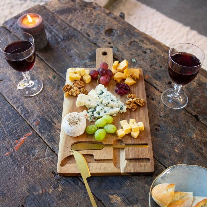 Image secondaire de Plateau a fromage - LIVOO - MEC138 - Bois d'acacia FSC - 38 x 20 cm - 2 couteaux aimentés