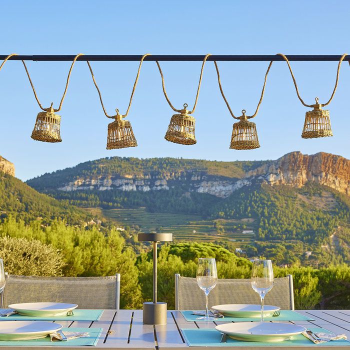 Guirlande Lumineuse Extérieure Samoa Light Hybrid - Solaire et Secteur - 10 Abat-Jours en Rotin LED