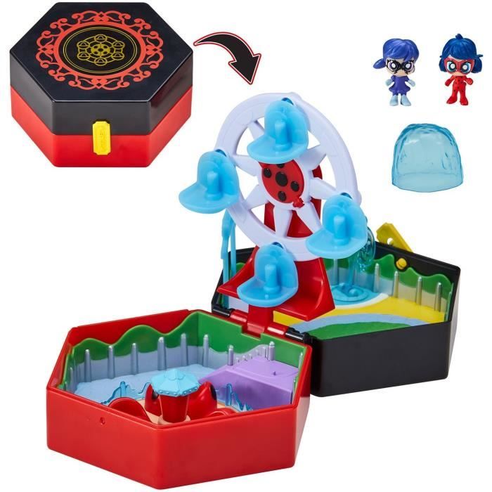 BANDAI - Miraculous Ladybug - Parco divertimenti Chibi Mini Universe - Mini figure di Marinette e Climatika incluse - P50553