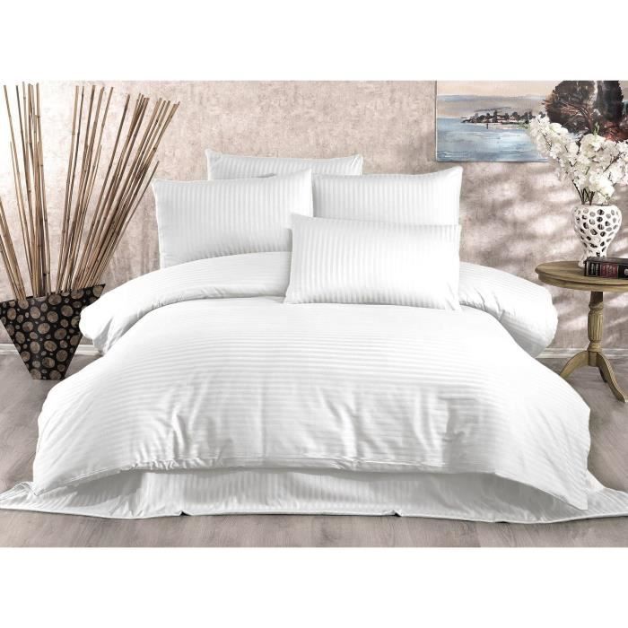 Completo letto - 1 copripiumino 220 x 240 cm + 2 federe 60 x 60 cm - 70% poliestere, 30% cotone - Bianco