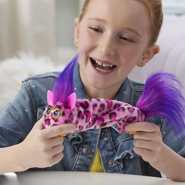 Image secondaire de Furby DJ Furblets Kitt-Ee-Luv, Mini peluche électronique, jouet pour enfant, 45 sons et musiques, des 6 ans
