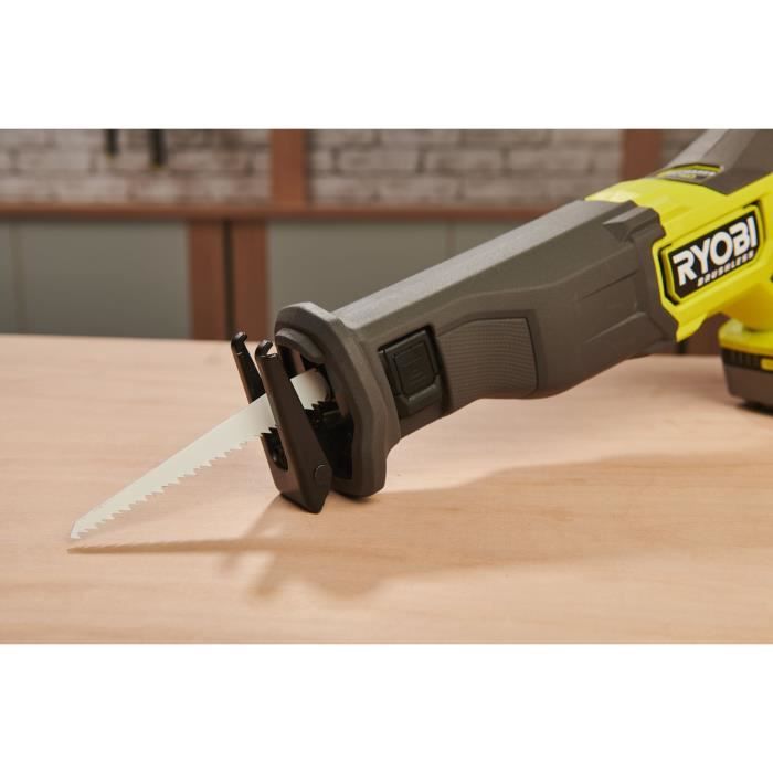 Image secondaire de Scie sabre - RYOBI - Brushless - 18V - 0-3200 cp/min - Course de lame 32 mm - Capacité bois 210 mm - Systeme anti-vibration