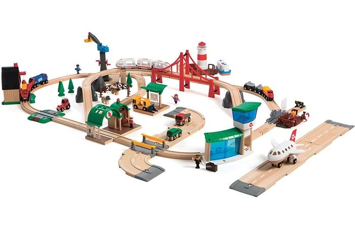 Brio World Circuit Le Monde Extraordinaire de BRIO - 106 pieces - Circuit de train en bois - Ravensburger - Des 3 ans - 33766