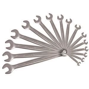 Jeu de 16 clés mixtes métriques - KS TOOLS - 922.0045 - 8 a 24 mm livré en boite - Angle de fourche et oeil incliné a 15° - 16 p