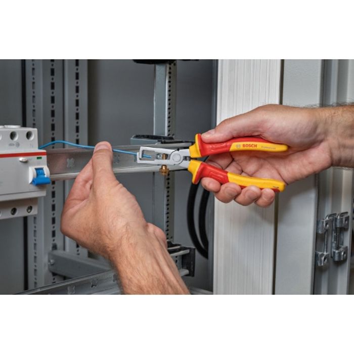 Image secondaire de Pince a dénuder - BOSCH - 160 mm - VDE - jusqu'a 10 mm² - certifiée jusqu'a 1000 V