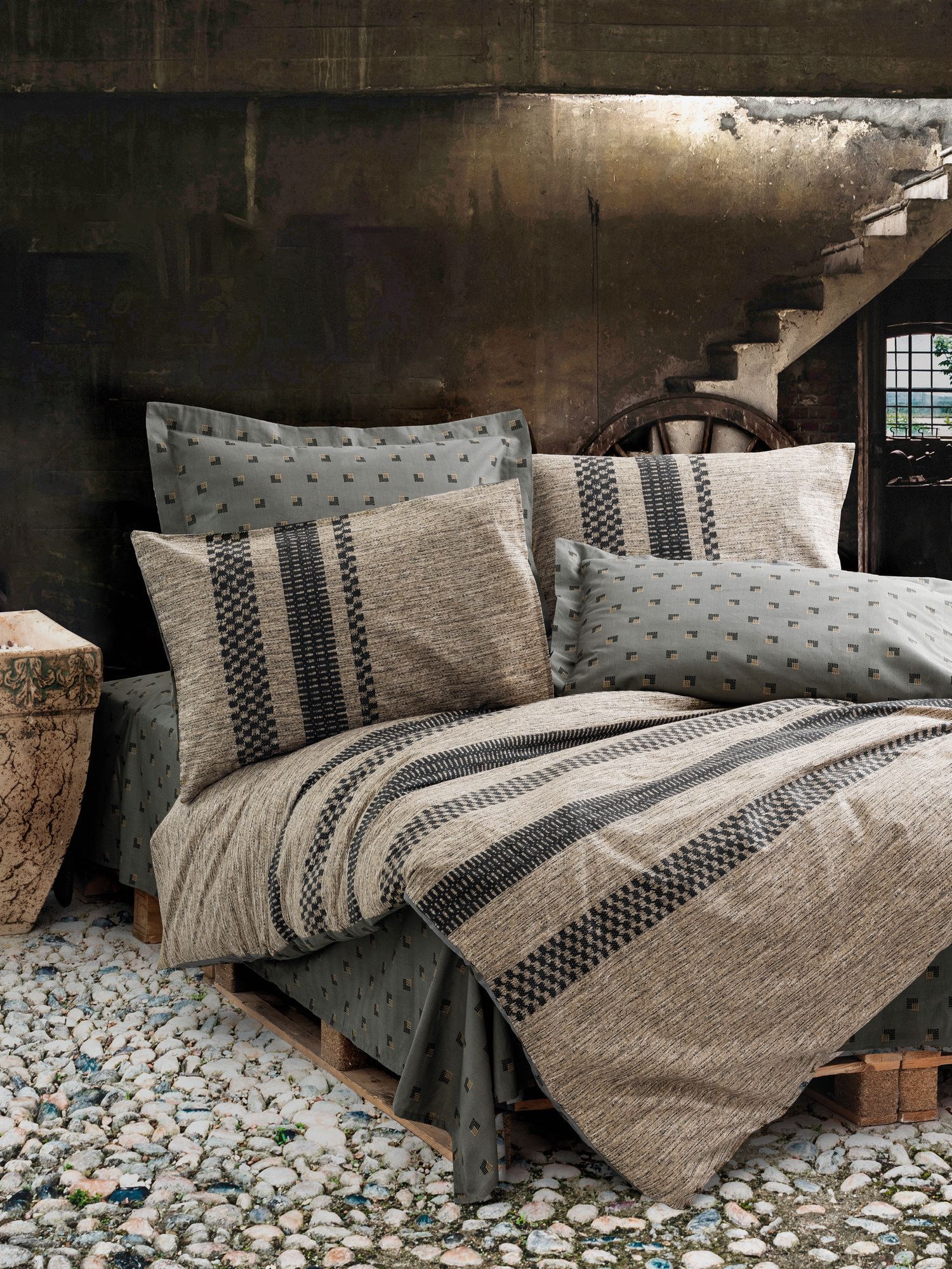 Parure de lit élégante en coton brun - Housse de couette 140x200 cm et 2 taies 60x60 cm