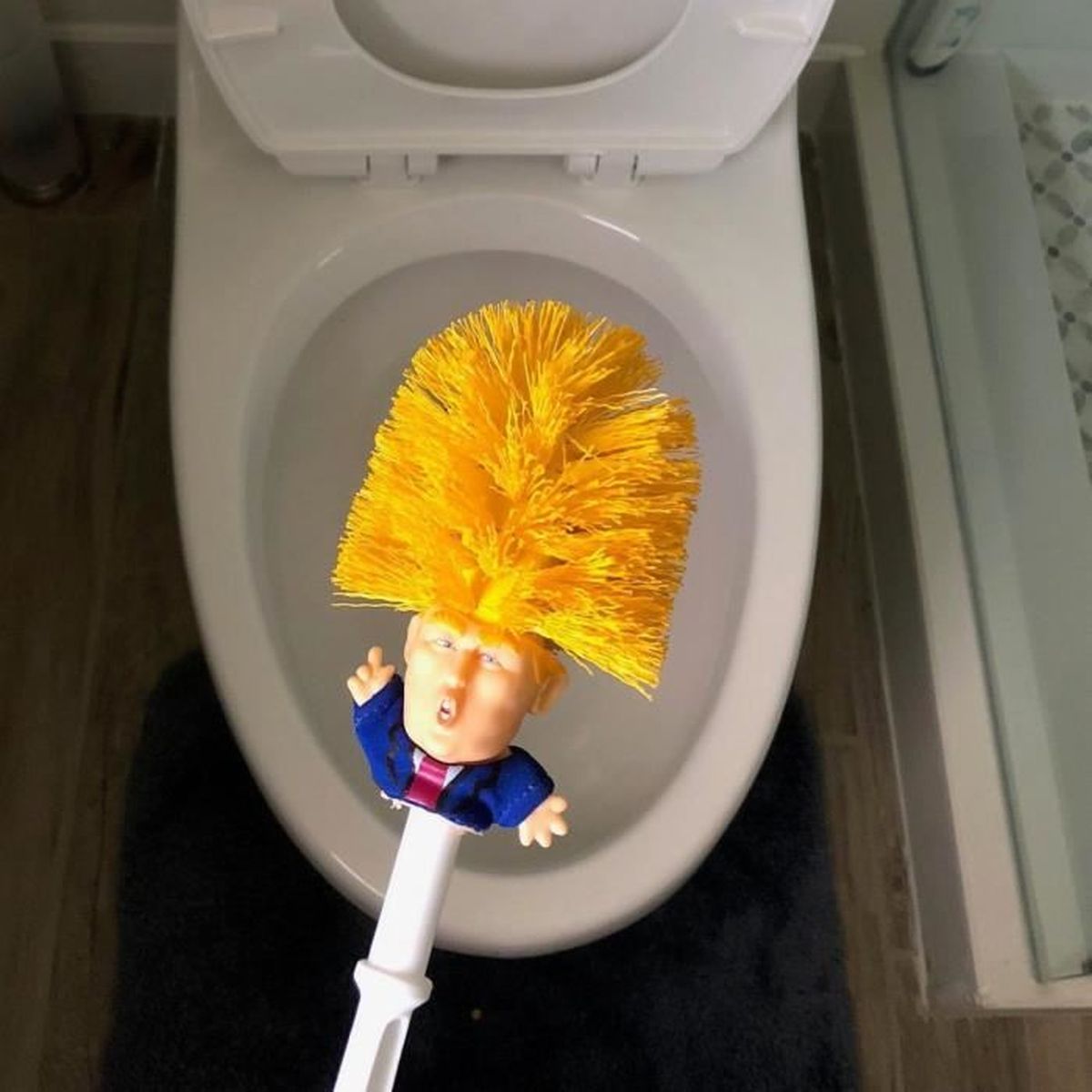 Make-Toilet-Great-Again-Brosse-de-toilette-Donald-Trump-...