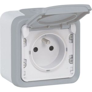 LEGRAND Prise de courant + volet de protection IP55 16A
