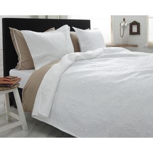 couvre lit blanc