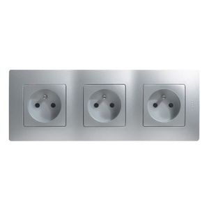 LEGRAND Kit appareillage ? encastrer 3 prises de courant avec terre Niloé argent