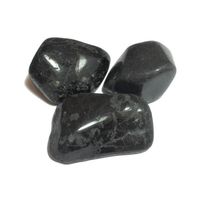 PIERRE VENDUE SEULE Galet en Pierre Tourmaline Noire 50G. PIERRE VENDUE SEULE Galet en Pierre Tourmaline Noire 50G.