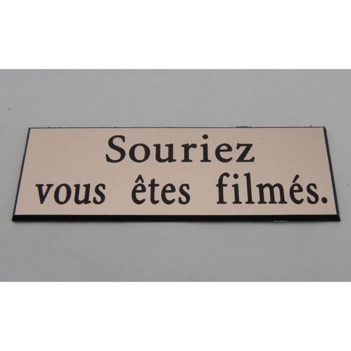 plaque-gravee-pancarte-souriez-vous-etes-filmes.jpg